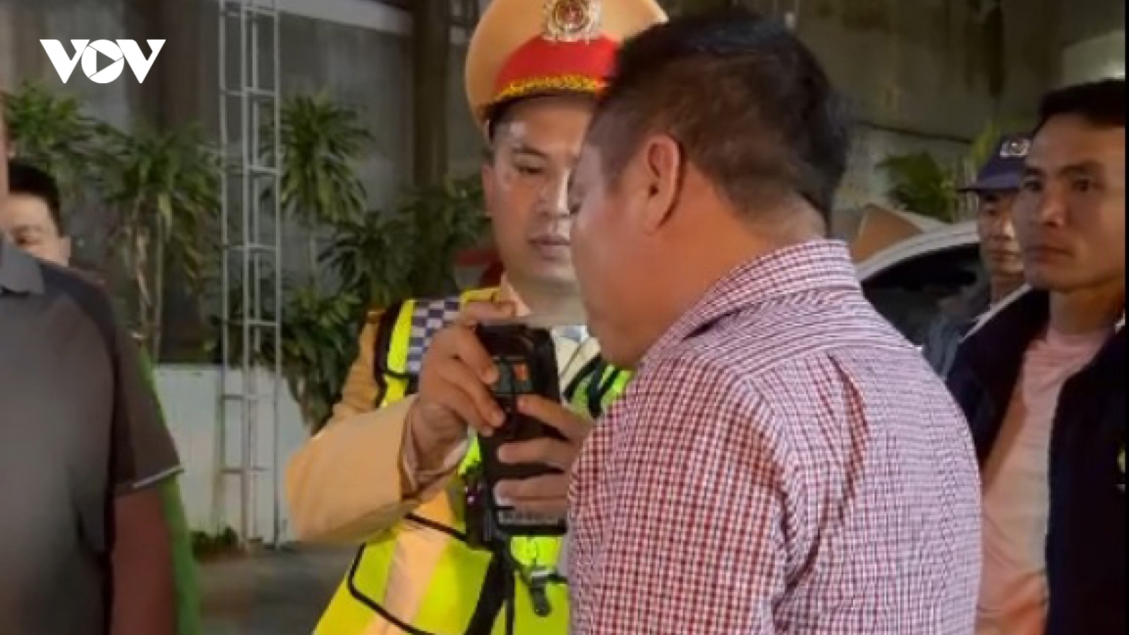 Phạt 35 triệu đồng, tước giấy phép lái xe người đàn ông vi phạm nồng độ cồn