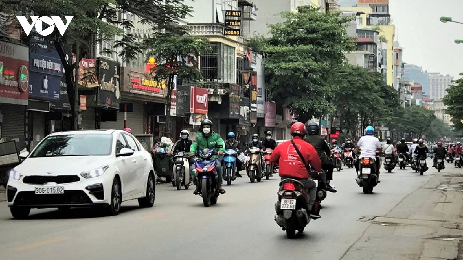 Thí điểm cấm xe taxi lưu thông trên phố Khâm Thiên, Hà Nội từ 14/2