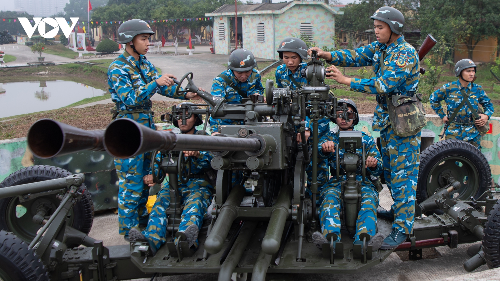 Những người lính canh giữ bầu trời Hà Nội dịp Tết Bính Ngọ