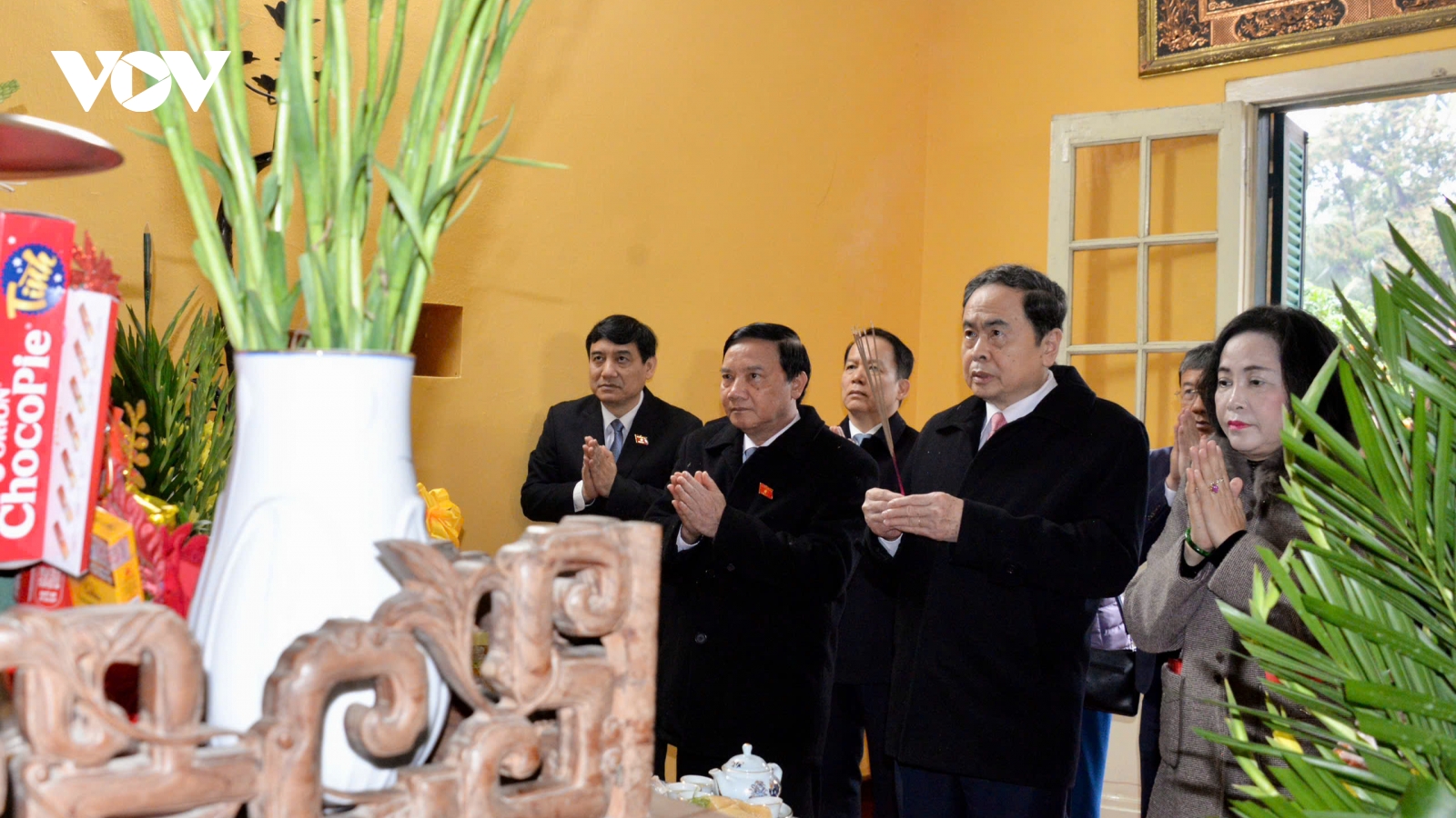 Chủ tịch Quốc hội dâng hương tưởng nhớ Chủ tịch Hồ Chí Minh tại Nhà 67