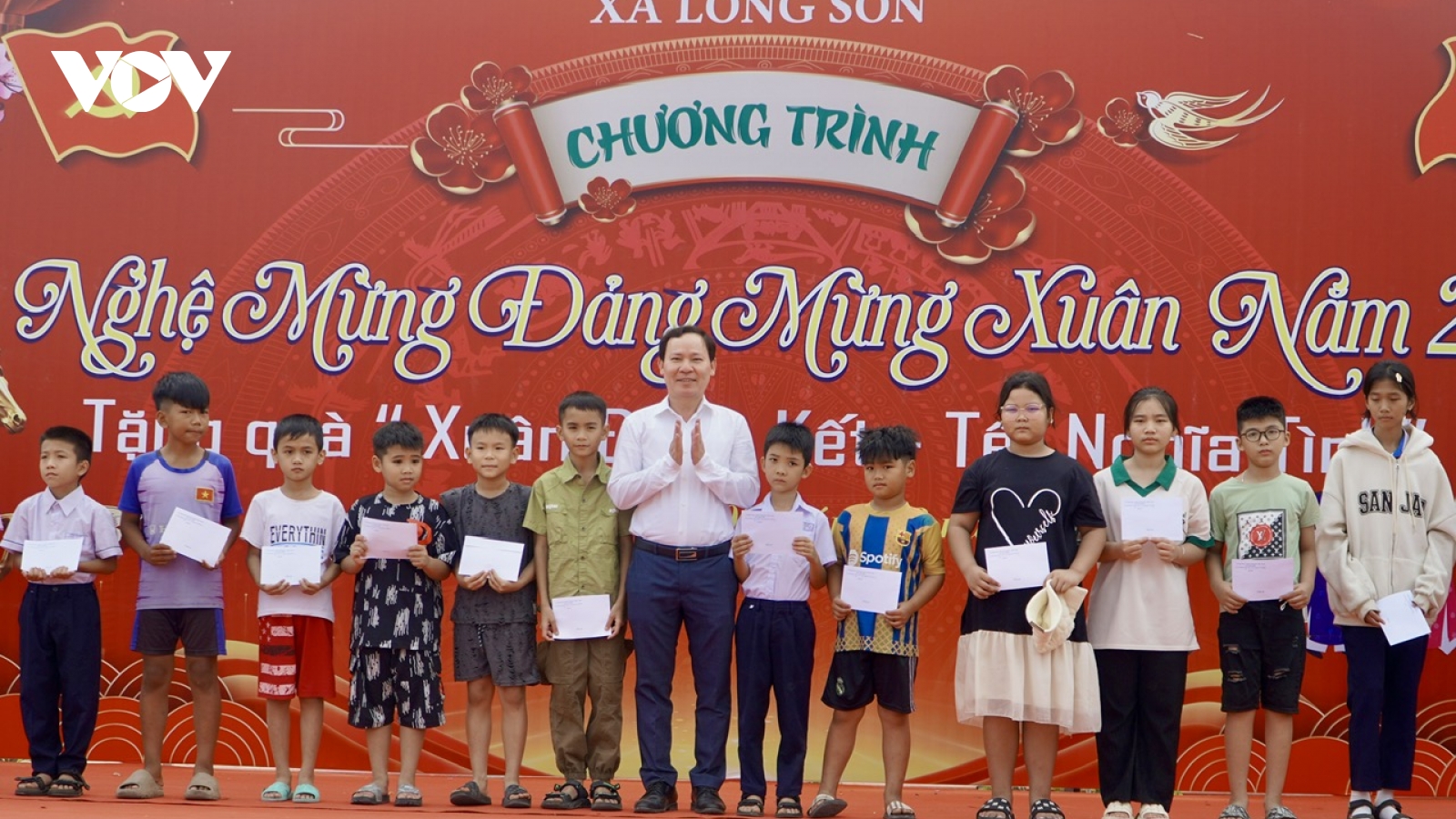 TP.HCM mang “Xuân đoàn kết – Tết yêu thương” đến với người dân ven biển Long Sơn