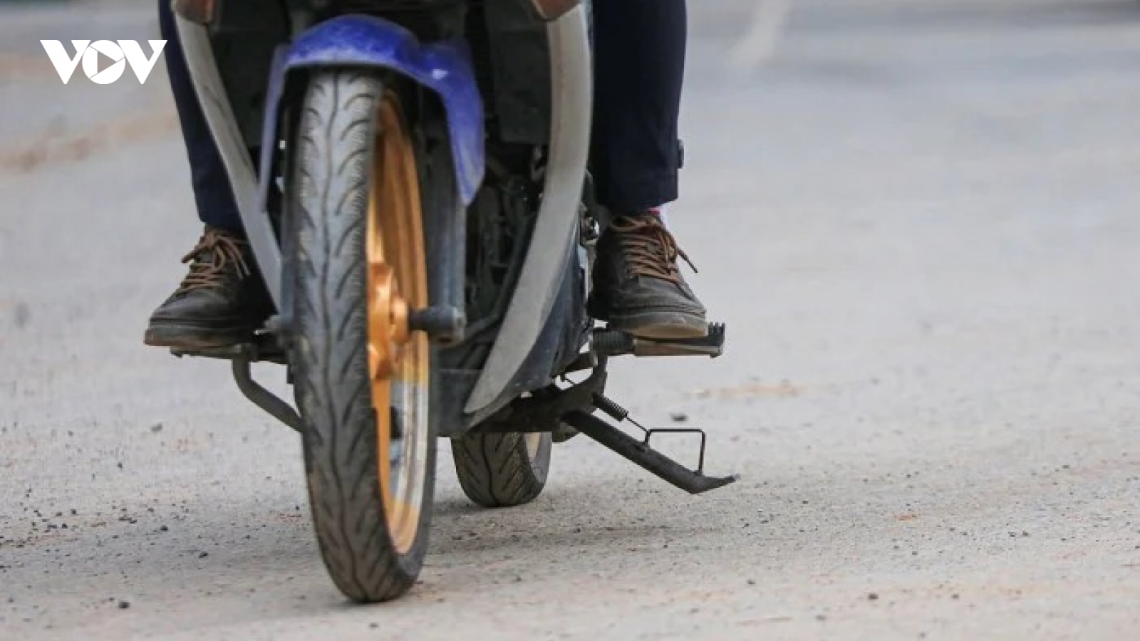 Quên gạt chân chống xe bị phạt cao nhất lên tới 14 triệu đồng