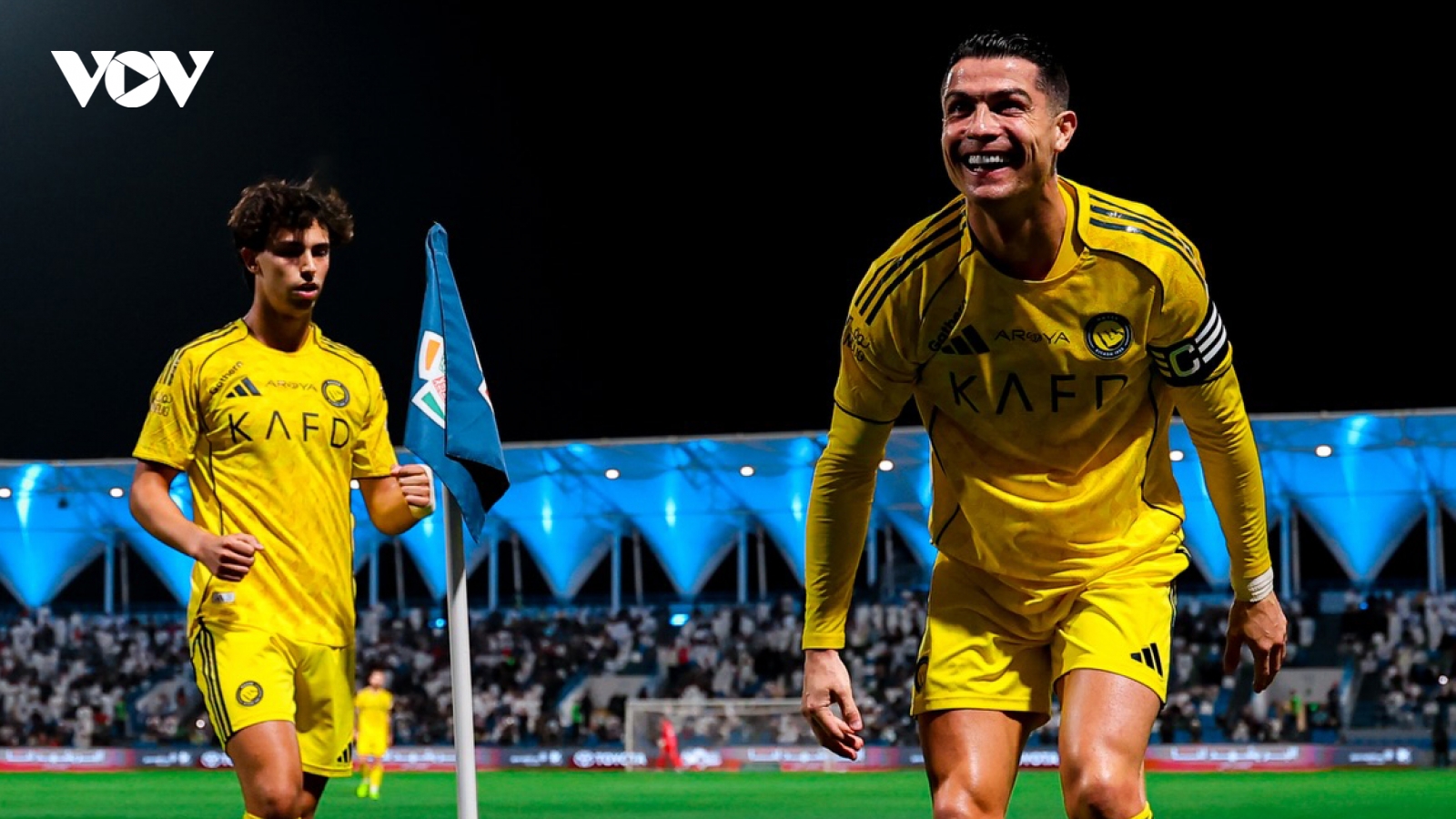 Ronaldo cán cột mốc ấn tượng, tiến gần hơn tới mục tiêu 1000 bàn thắng
