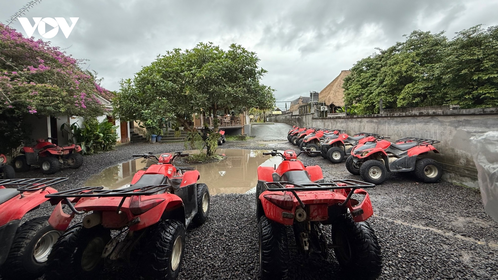 Lũ lụt làm gián đoạn hoạt động du lịch tại Bali, Indonesia
