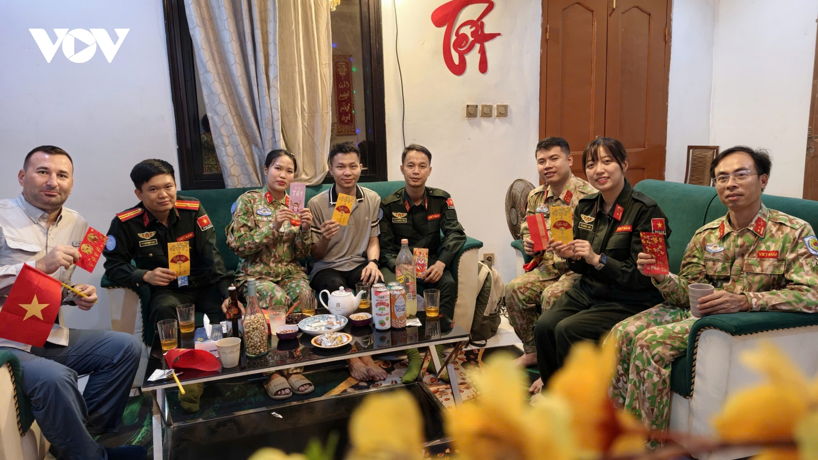 Những người lính Mũ nồi xanh Việt Nam đón Tết ở nơi cách Tổ quốc vạn dặm