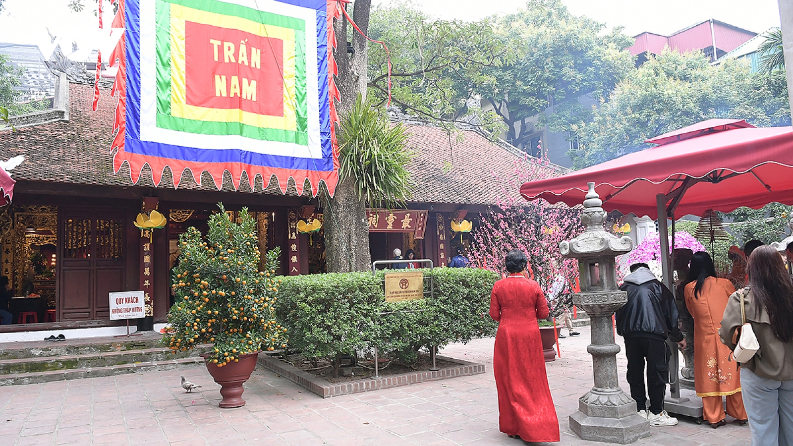 Đầu xuân đi lễ Thăng Long tứ trấn, nét đẹp văn hóa lâu đời của người Hà Nội