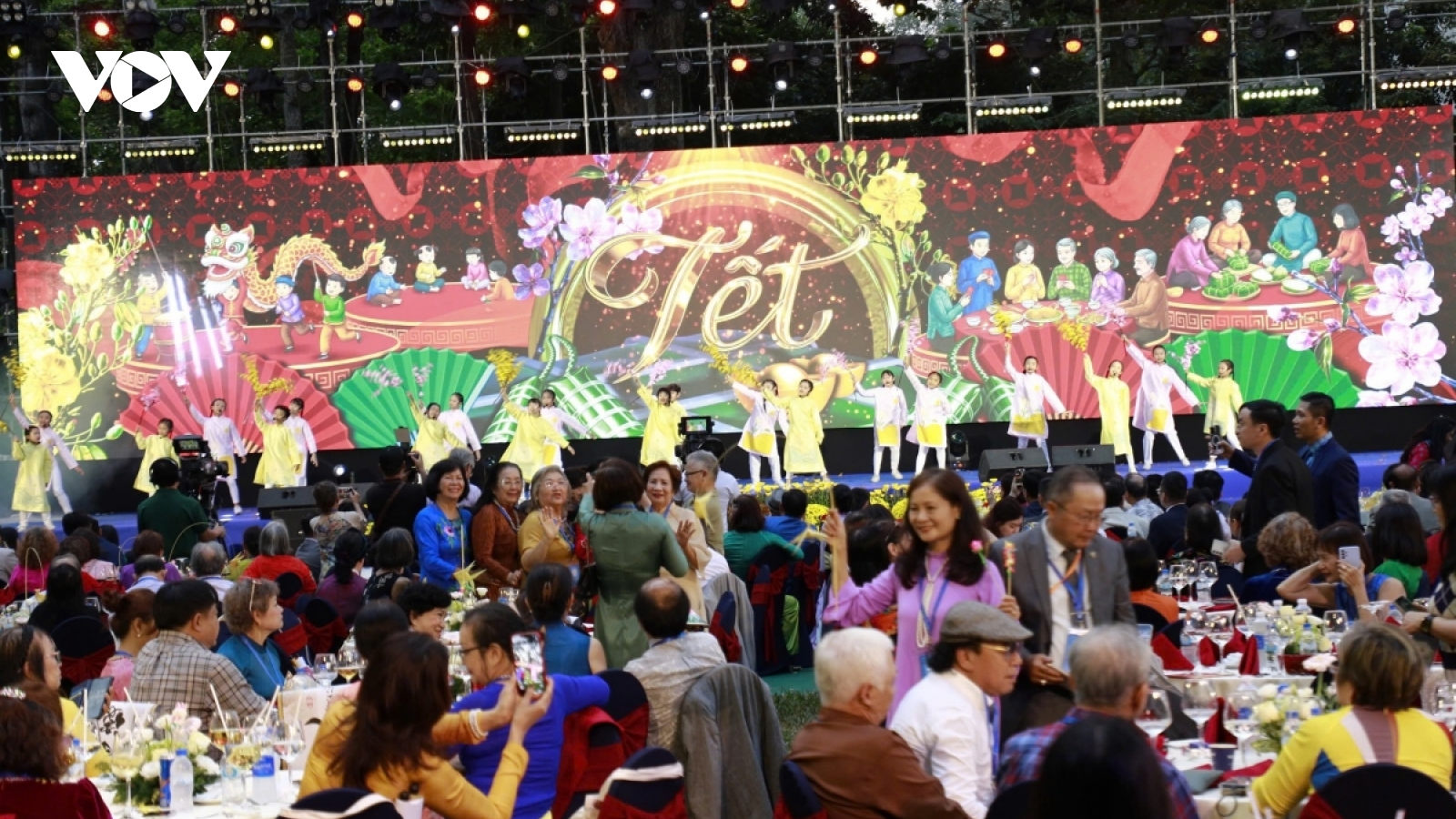 1,000 overseas Vietnamese attend Lunar New Year gathering in HCM City