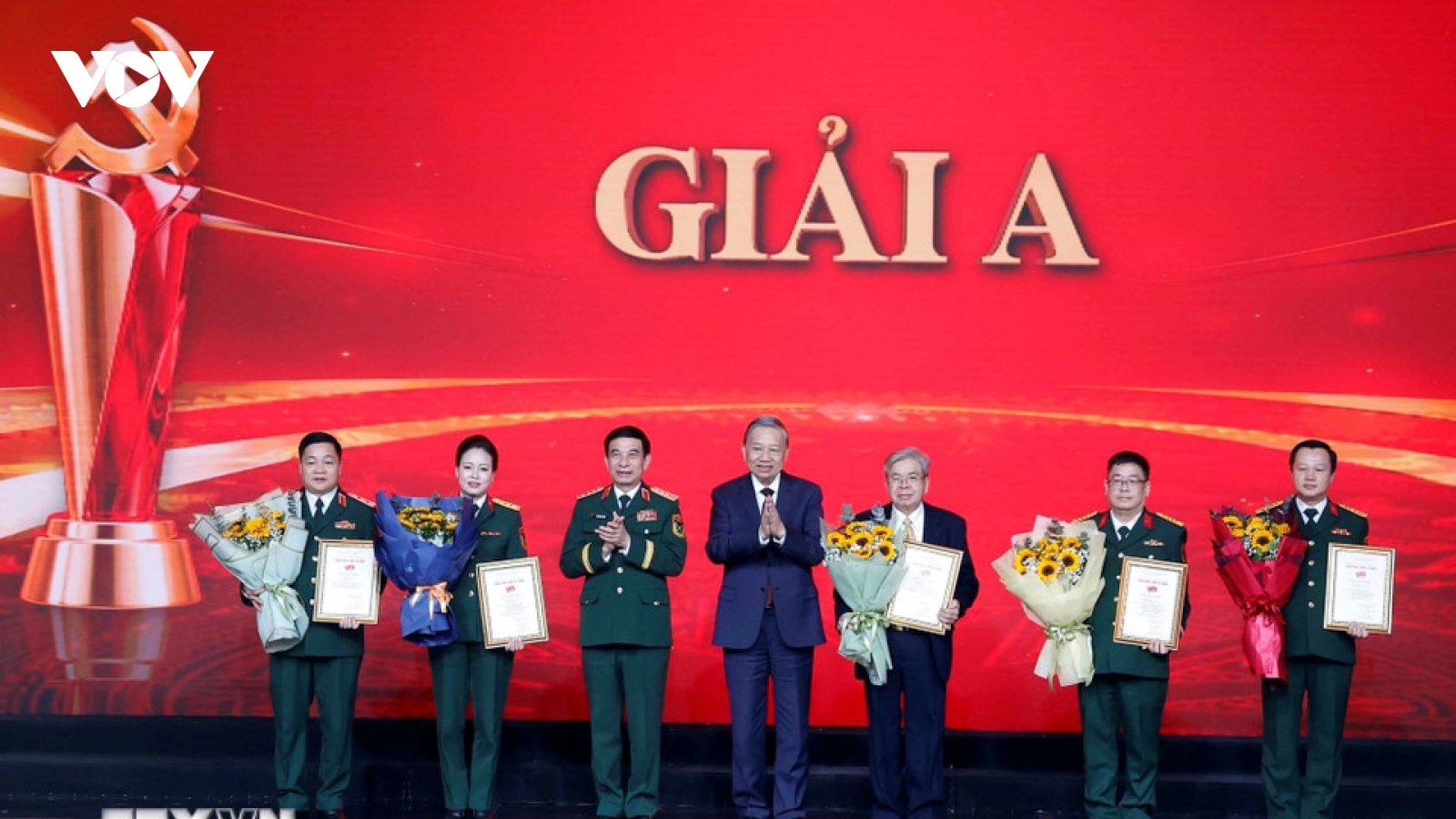 Tổng Bí thư Tô Lâm dự tổng kết, trao giải cuộc thi “Vững bước dưới cờ Đảng”