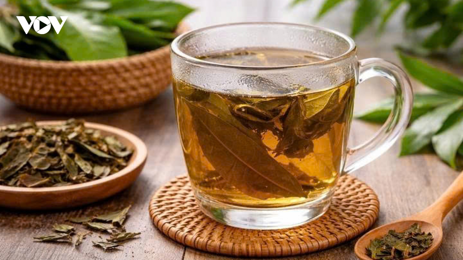 Uống gì để cơ thể 'nhẹ gánh' sau chuỗi tiệc tùng giàu đạm, nhiều dầu mỡ?
