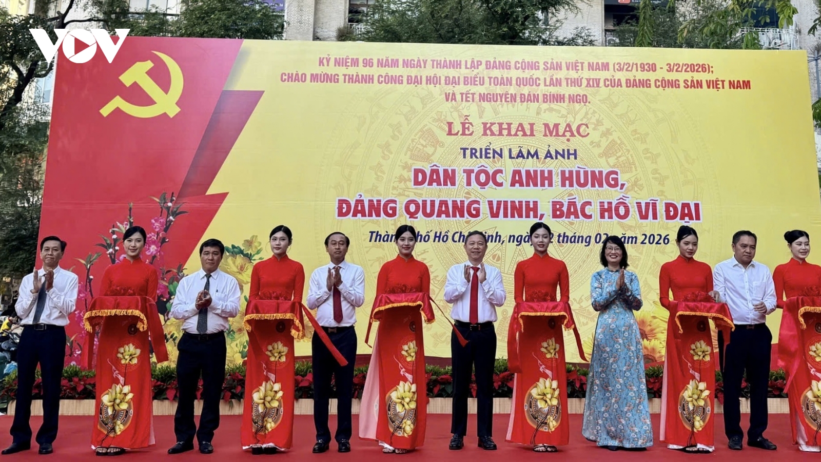 TP.HCM khai mạc triển lãm ảnh kỷ niệm 96 năm ngày thành lập Đảng