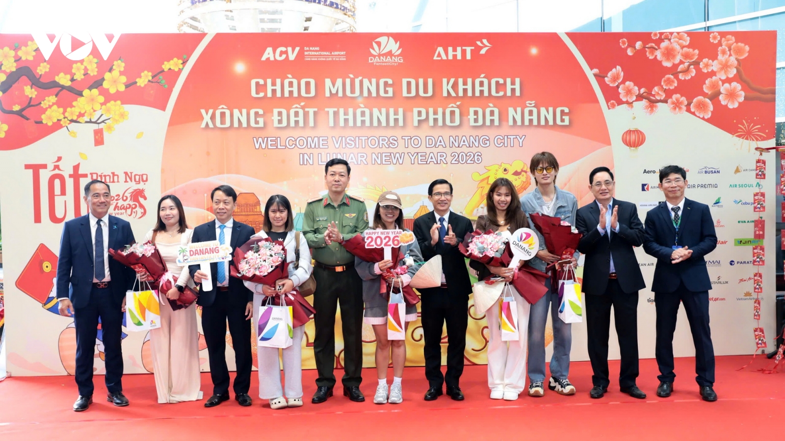 Đà Nẵng đón du khách nước ngoài xông đất năm mới Bính Ngọ 2026
