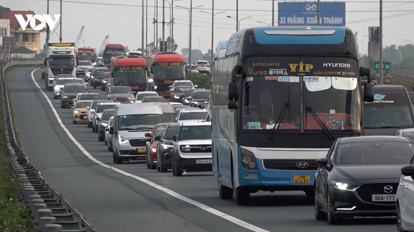 Thủ tướng yêu cầu không để ùn tắc kéo dài tại cửa ngõ Hà Nội, TPHCM dịp cuối Tết