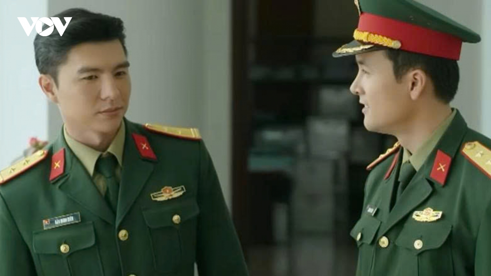 Không giới hạn tập 2: Đồng đội mai mối Kiên cho Lam Anh