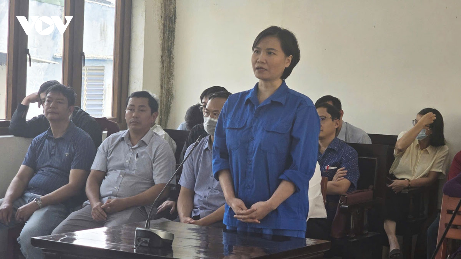 Vụ 16 sổ đỏ giả lừa gần 6,2 tỷ đồng: Cựu cán bộ ngân hàng kêu oan, tòa trả hồ sơ