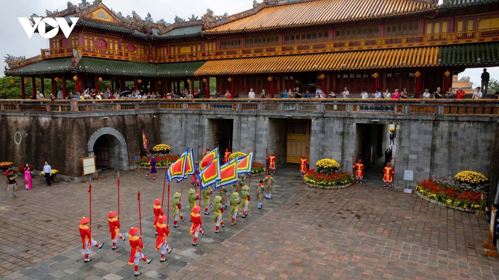 Nô nức du xuân, đón Tết tại các điểm đến du lịch trong cả nước