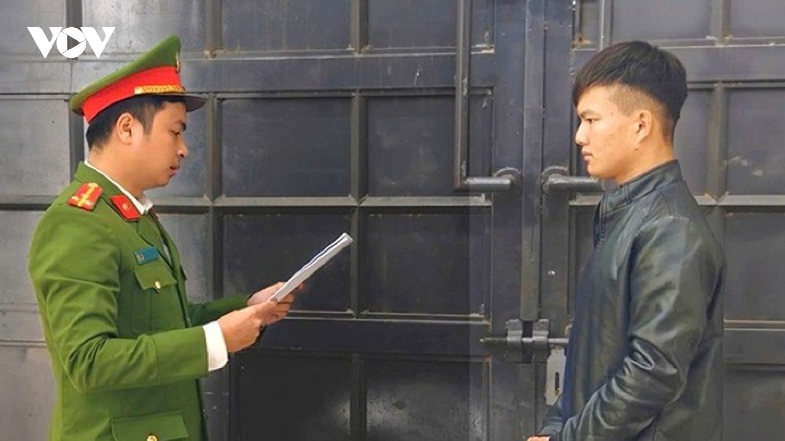 Khởi tố 2 thanh thiếu niên cướp giật tài sản của học sinh