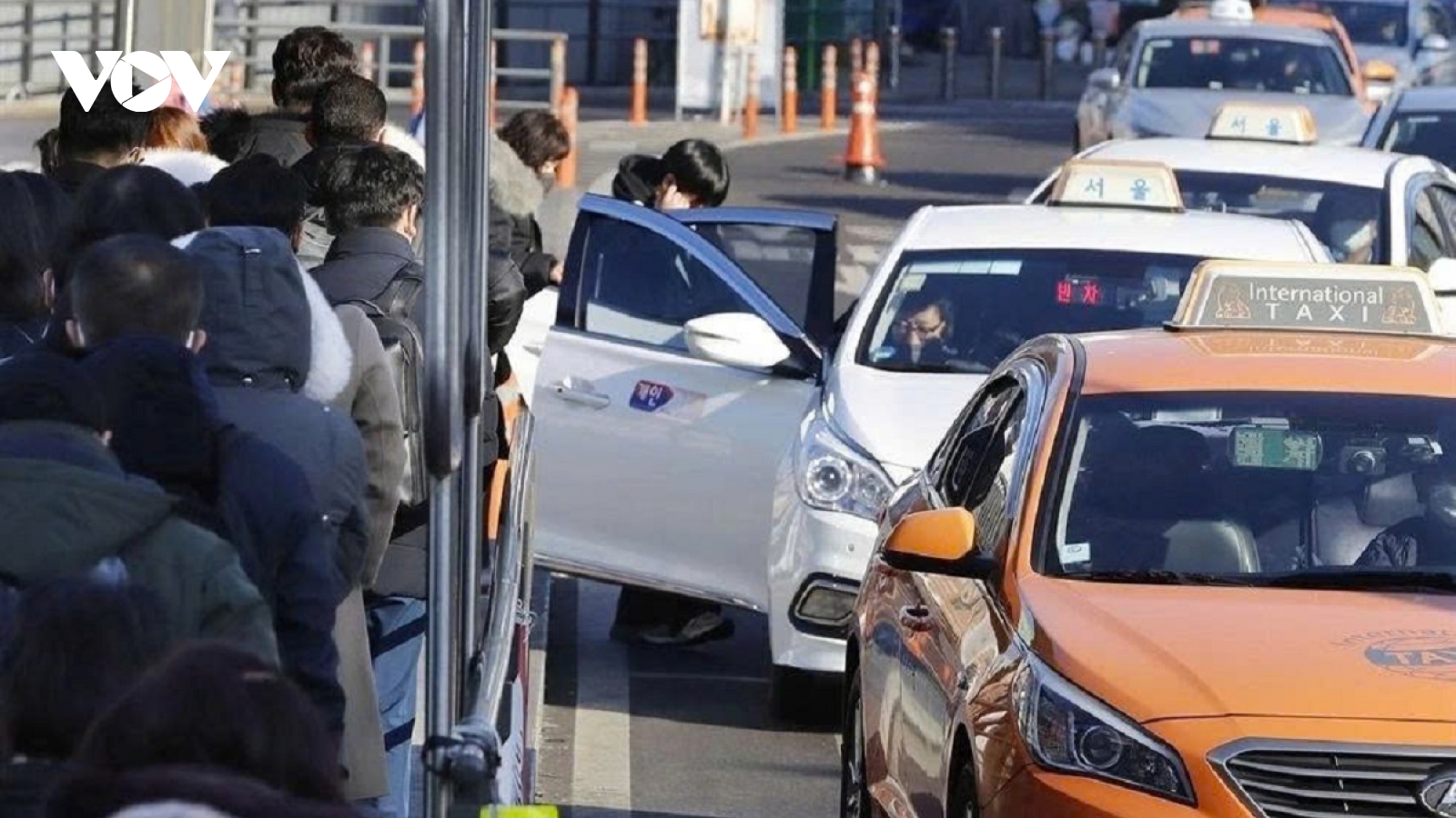 Các biện pháp ngăn chặn chặt chém du khách của Nhật Bản và Hàn Quốc