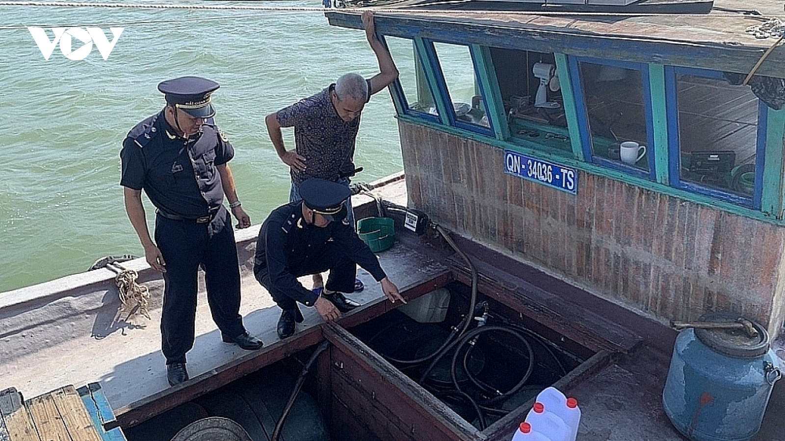 Hải quan triển khai đồng bộ giải pháp chống buôn lậu xăng dầu qua biên giới