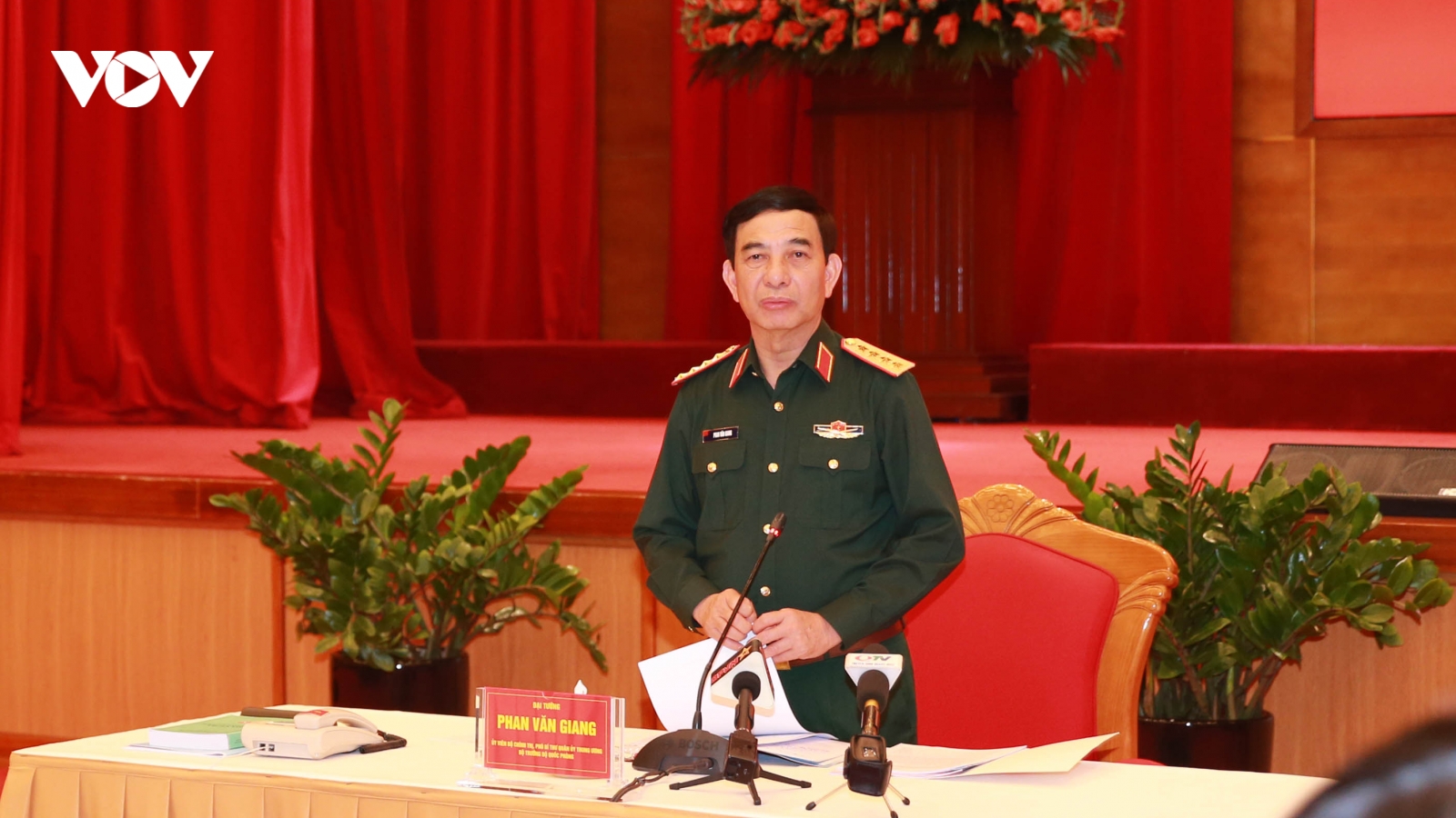 Đại tướng Phan Văn Giang làm việc với Ban Thường vụ Tỉnh ủy Quảng Ninh
