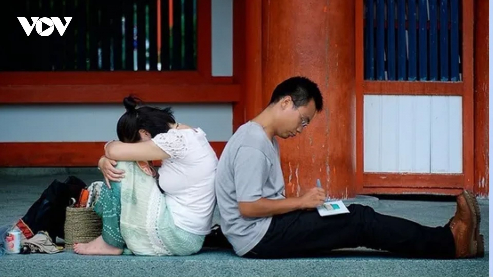 Bế tắc với cuộc hôn nhân sắp đặt lạnh nhạt, không tình yêu