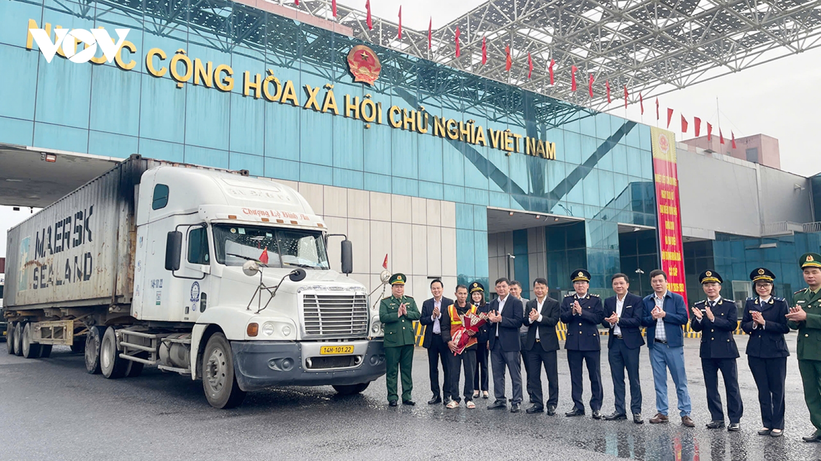 Quảng Ninh thí điểm thông quan hàng hóa vào cuối tuần tại Cửa khẩu Bắc Luân II