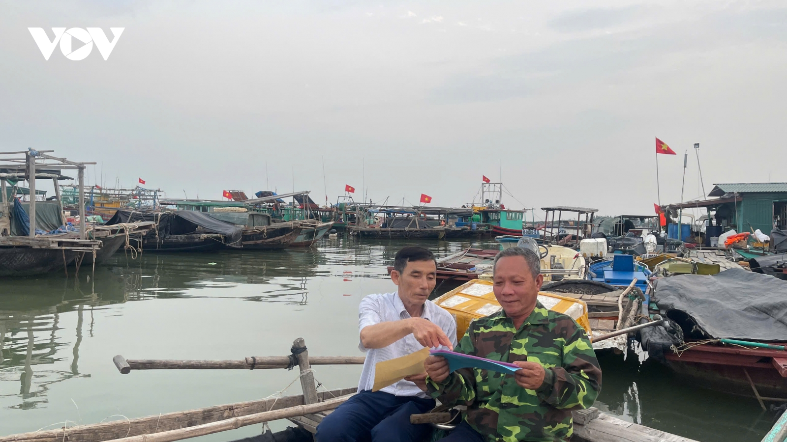 Quảng Ninh: Tuyên truyền bầu cử tới ngư dân, sẵn sàng cho ngày hội lớn