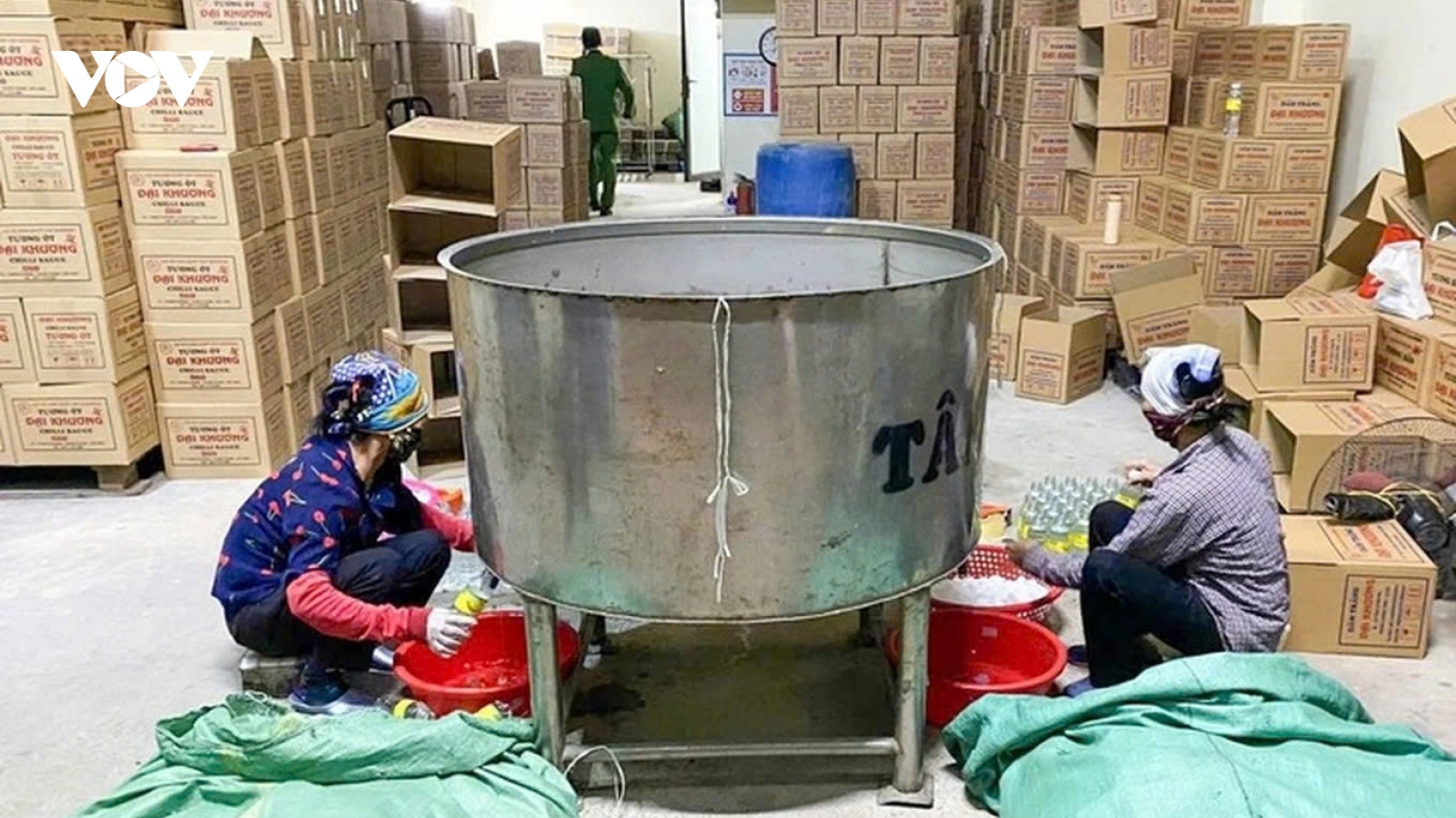Dùng “giấm trắng tự nhiên” pha từ axit acetic gây hệ lụy gì cho sức khỏe?
