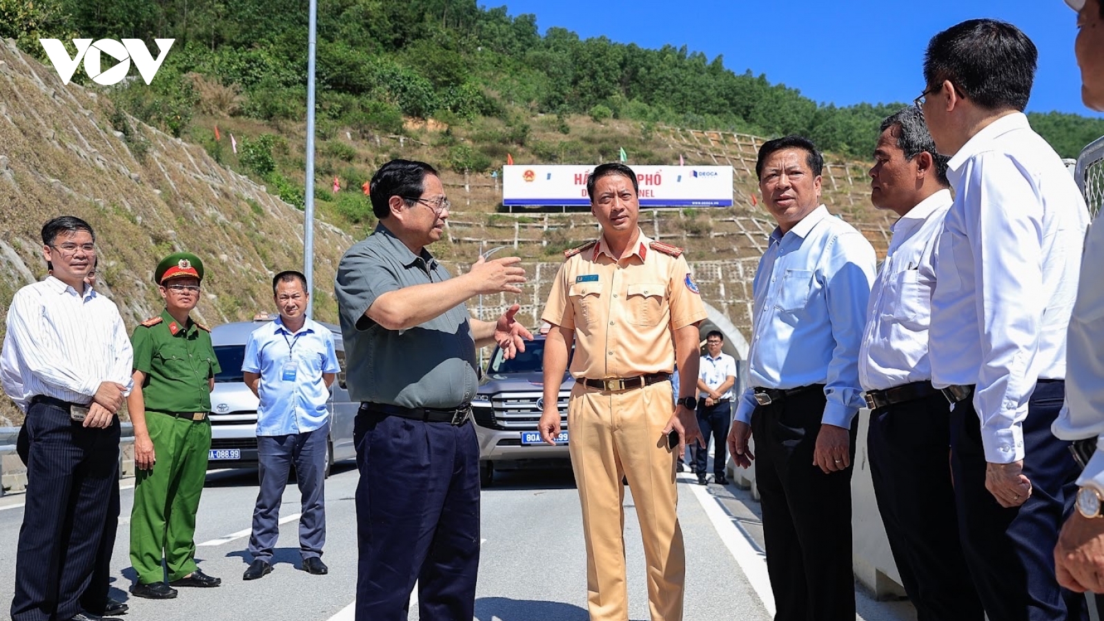 Thủ tướng: Đẩy nhanh tiến độ triển khai thi công trạm dừng nghỉ đường bộ cao tốc