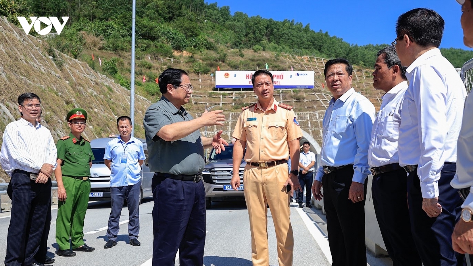 Thủ tướng: Đẩy nhanh tiến độ triển khai thi công trạm dừng nghỉ đường bộ cao tốc