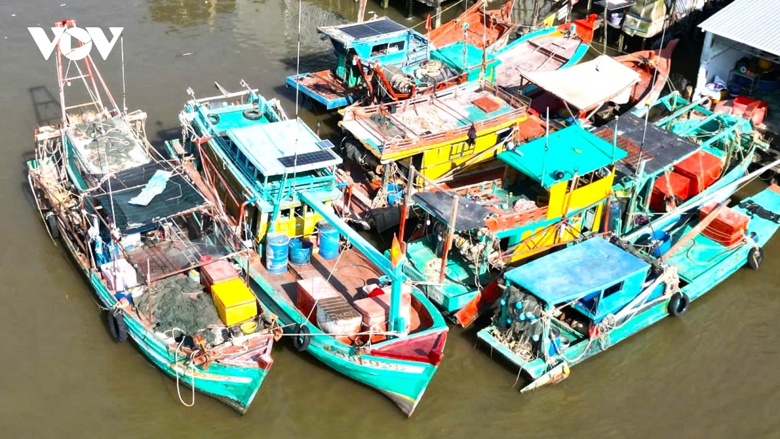 Cửa biển Khánh Hội bồi lắng: Ngư dân “mua đường” ra biển