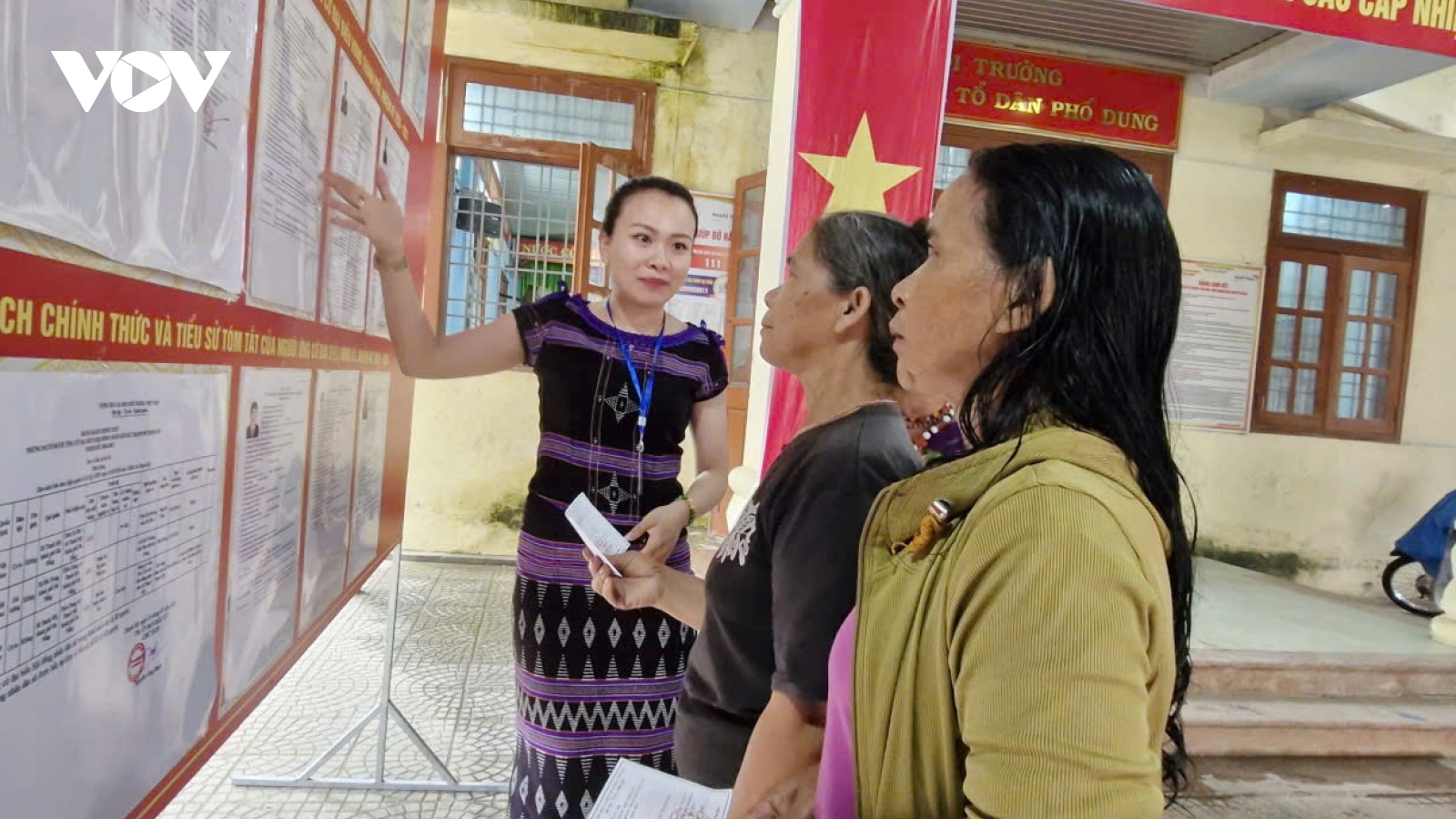 "Đến ngày 15/3, bà con tạm gác lại công việc nương rẫy để đi bầu cử"