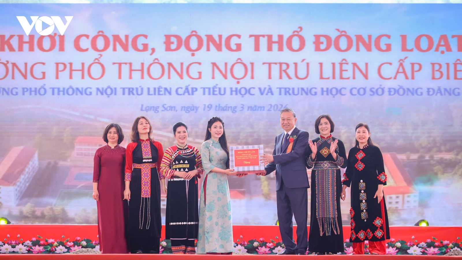 Tổng Bí thư và Thủ tướng dự lễ khởi công đồng loạt các trường nội trú liên cấp