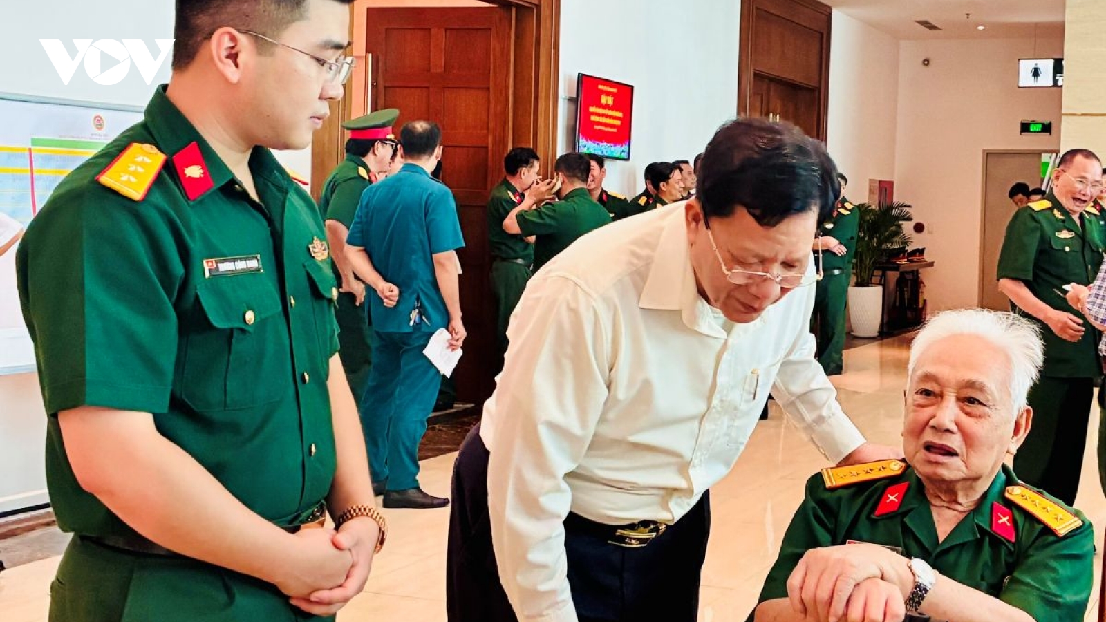 Gần 1.200 cán bộ cao cấp quân đội nghỉ hưu dự họp mặt đầu xuân tại Quân khu 7