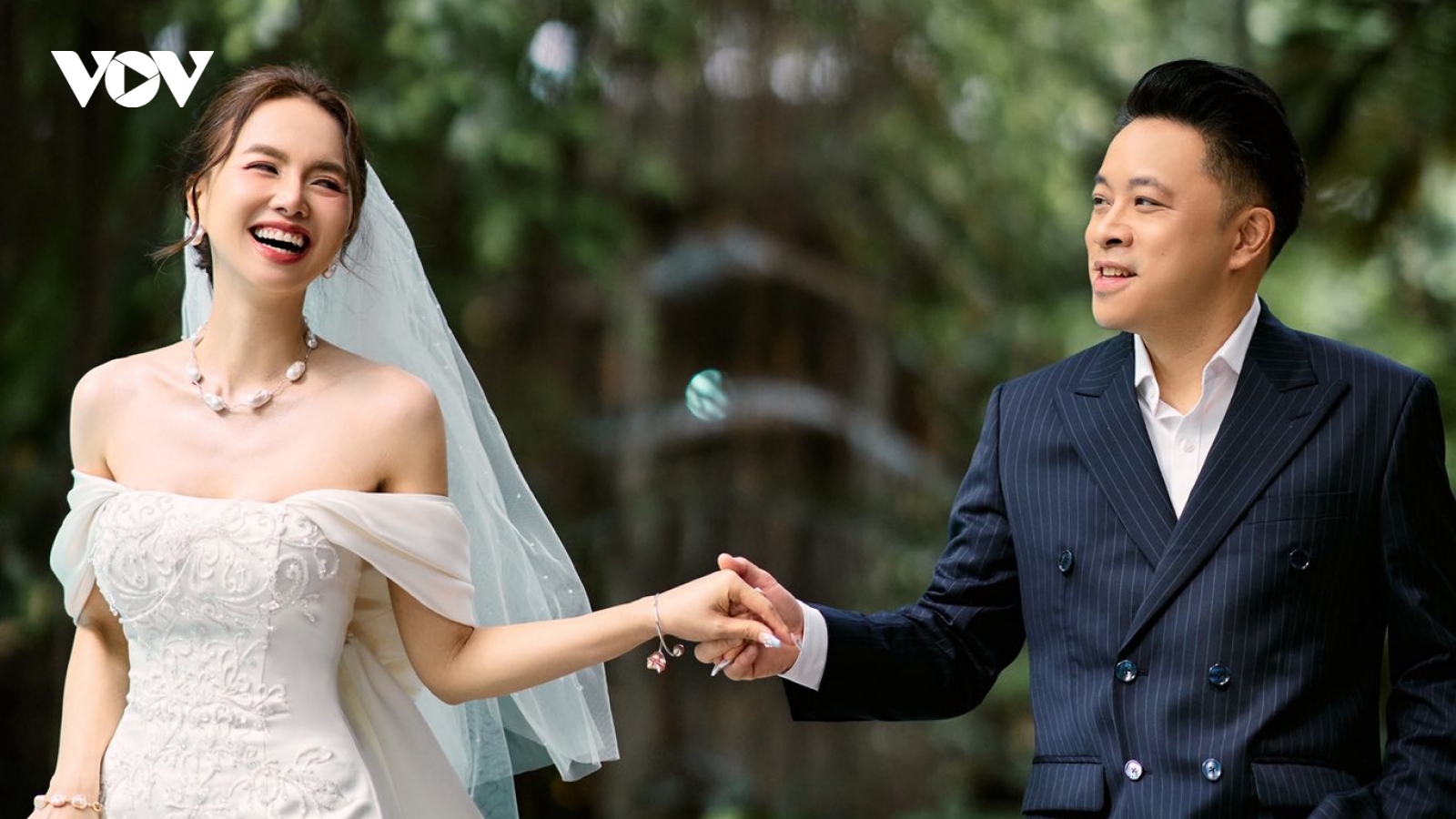Victor Vũ và Đinh Ngọc Diệp kỷ niệm 10 năm cưới