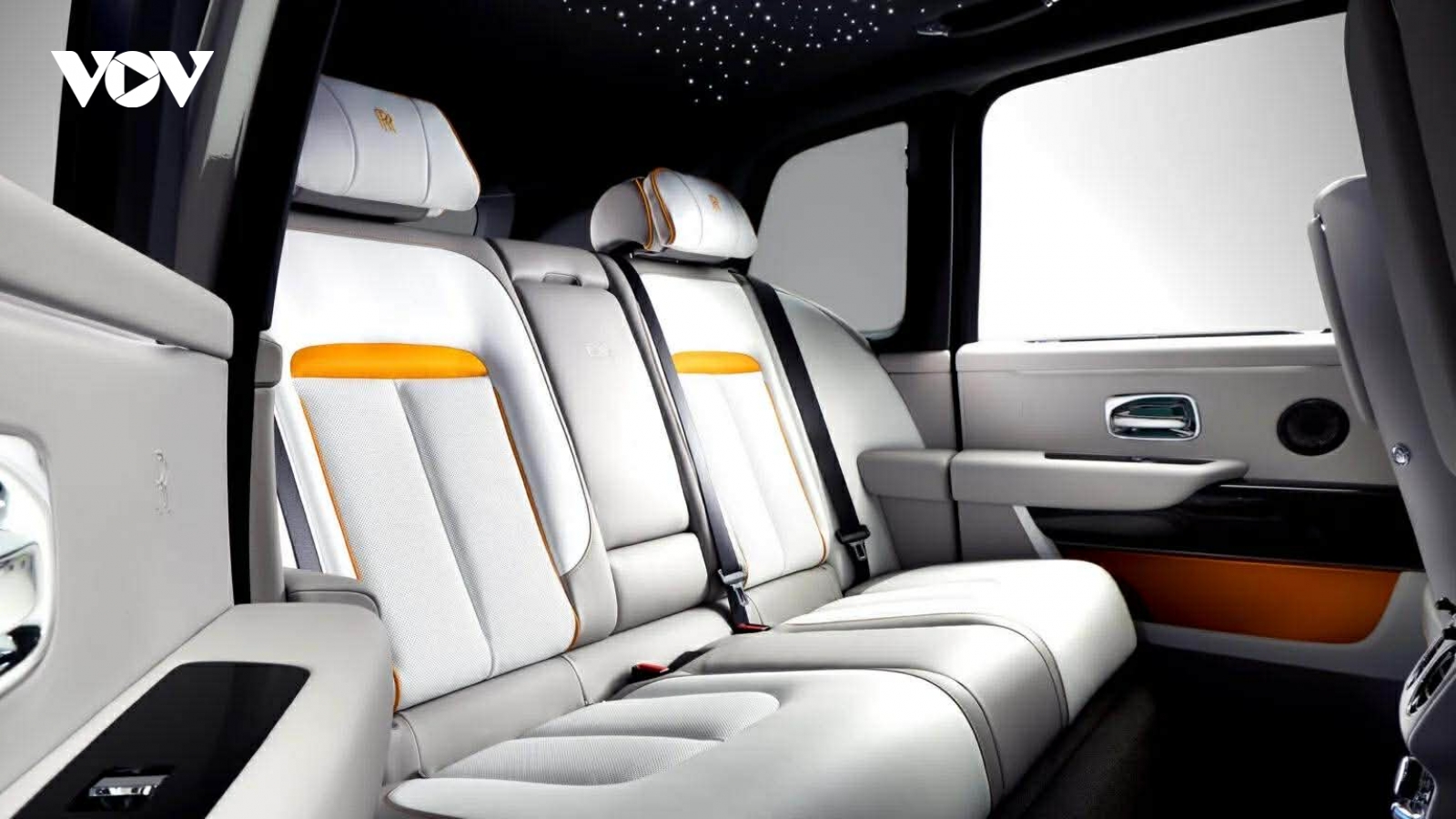 SUV siêu sang Rolls-Royce Cullinan bị triệu hồi vì lỗi dây đai ghế sau