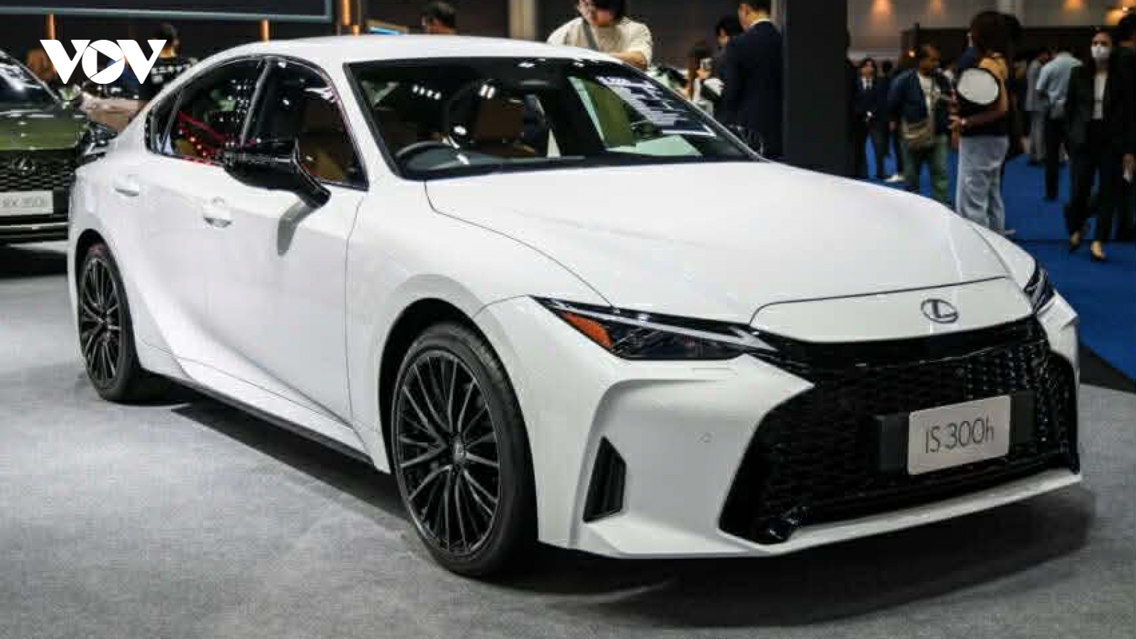 Cận cảnh Lexus IS 2026 vừa ra mắt tại Thái Lan