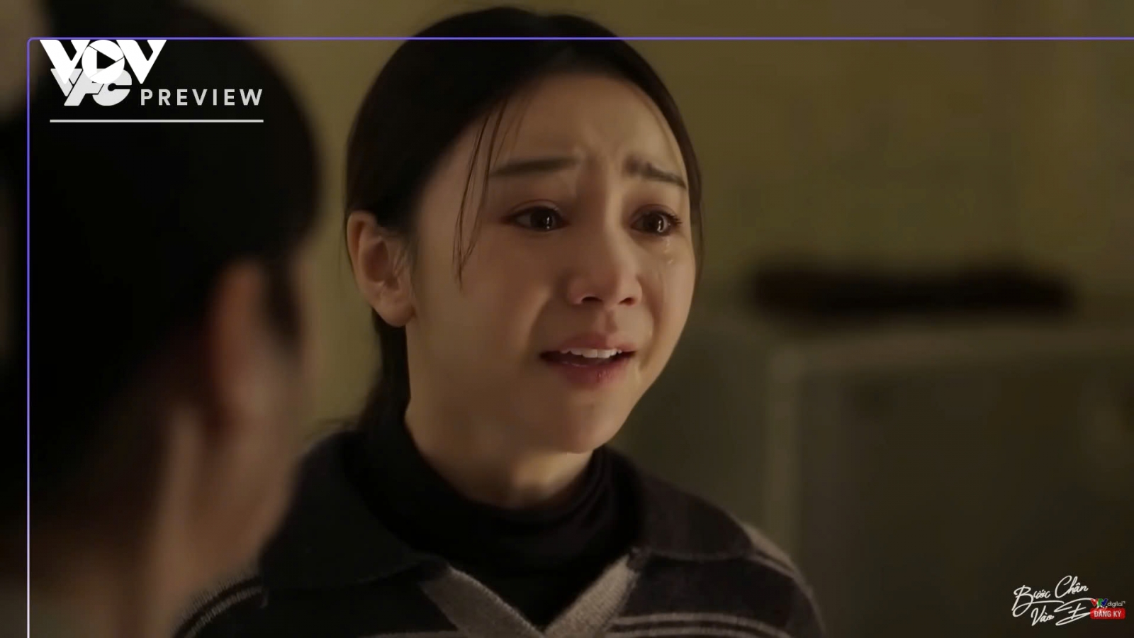 "Bước chân vào đời" tập 5: Thương tát em trai vì quá hỗn láo