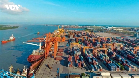 Businesses brace for Middle East tensions as logistics disruptions threaten global trade