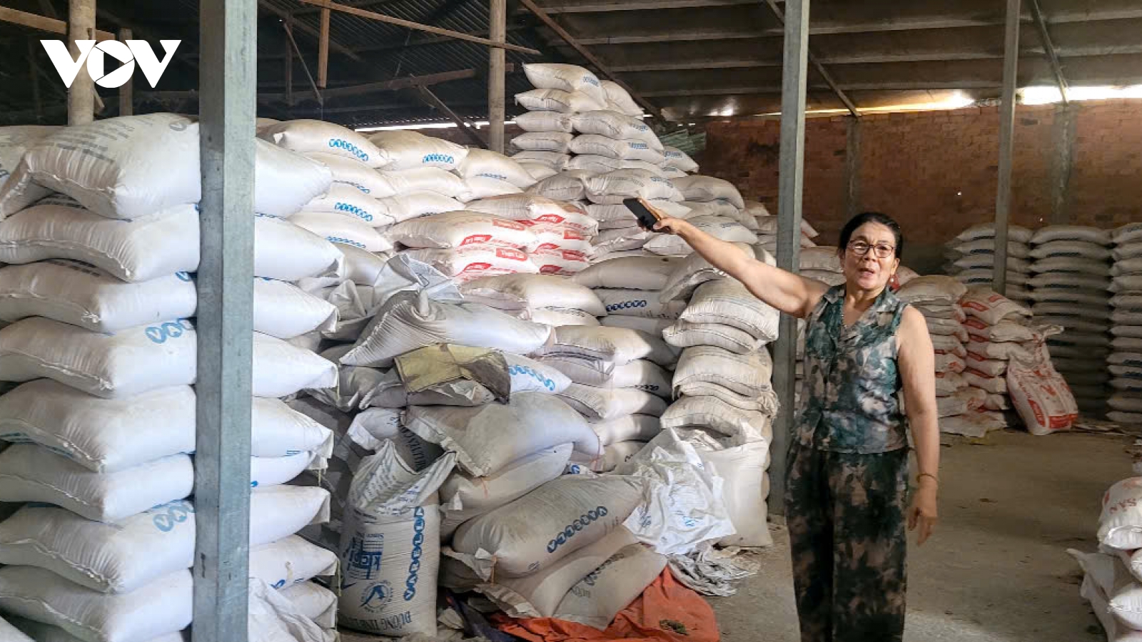 Thị trường lúa gạo chưa khởi sắc, nông dân và doanh nghiệp Đồng Tháp gặp khó khăn