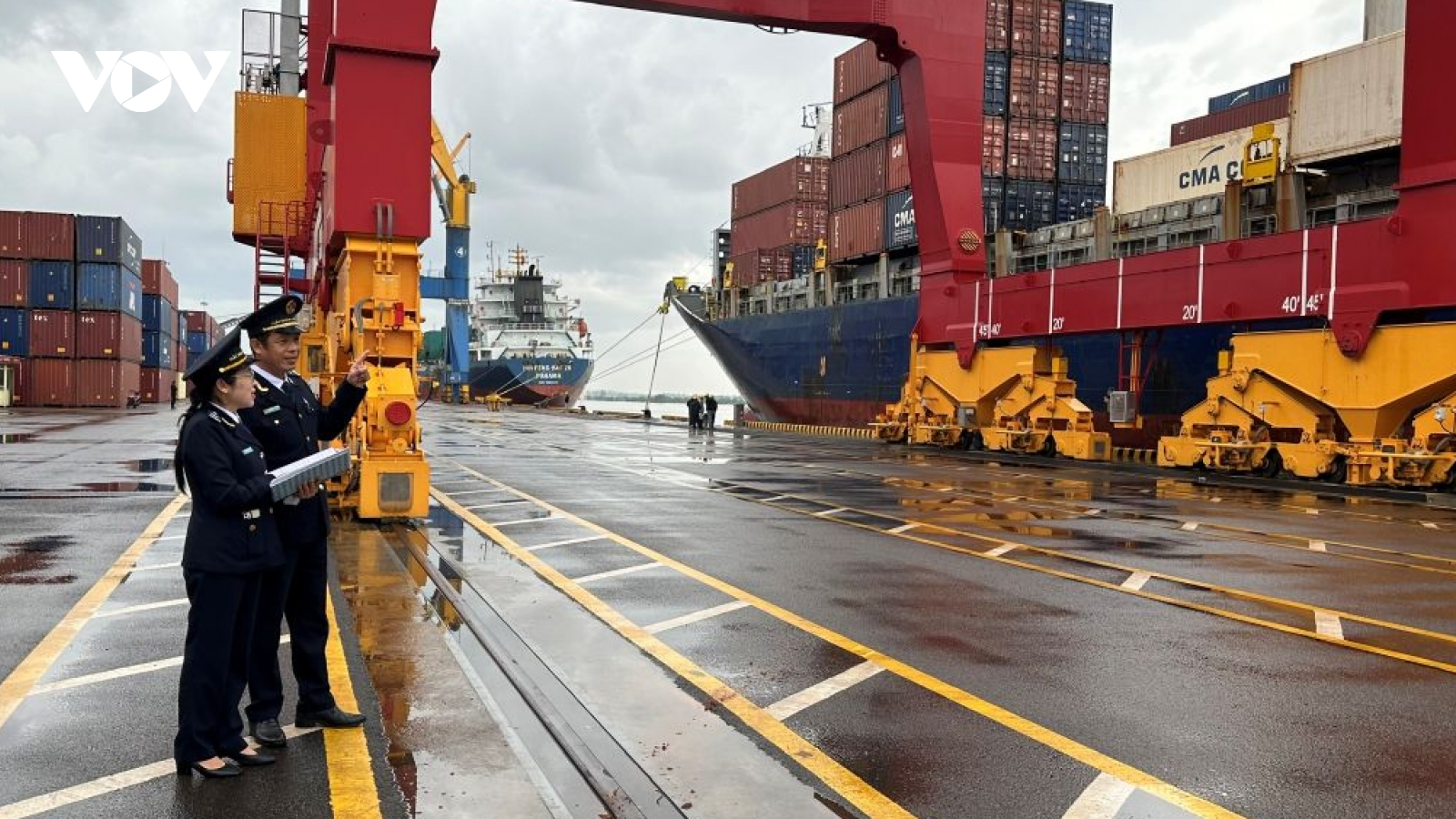 Doanh nghiệp ở TP.HCM gặp khó do biến động trên tuyến kênh đào Suez - Biển Đỏ