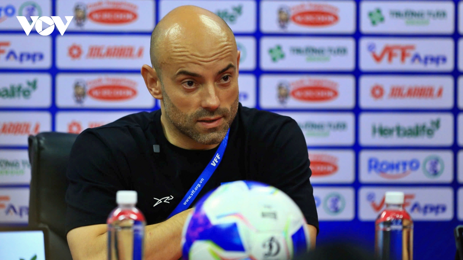 HLV Bangladesh khen ngợi ĐT Việt Nam sau màn so tài ở Hàng Đẫy