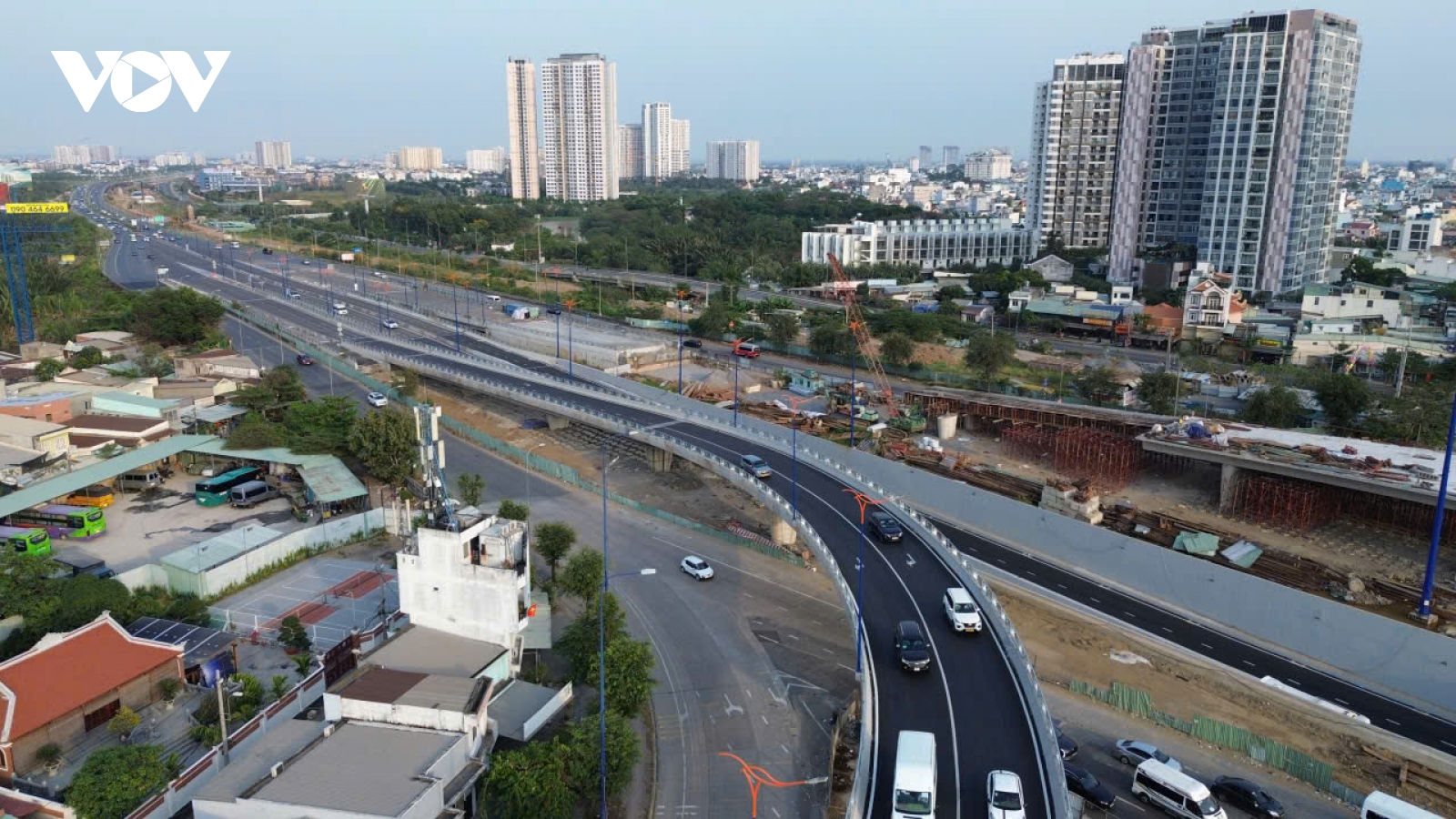 TP.HCM phải chuyển đổi mạnh mô hình tăng trưởng để đạt hai con số