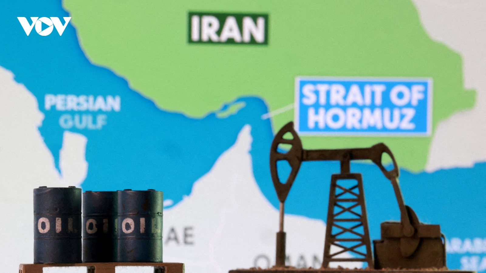 Nền kinh tế toàn cầu đặt “tối hậu thư 2 tuần” cho ông Trump để mở eo biển Hormuz