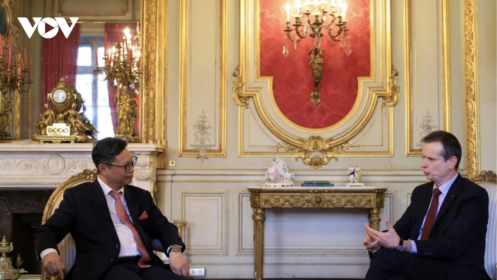 France, Vietnam step up cooperation across multiple sectors