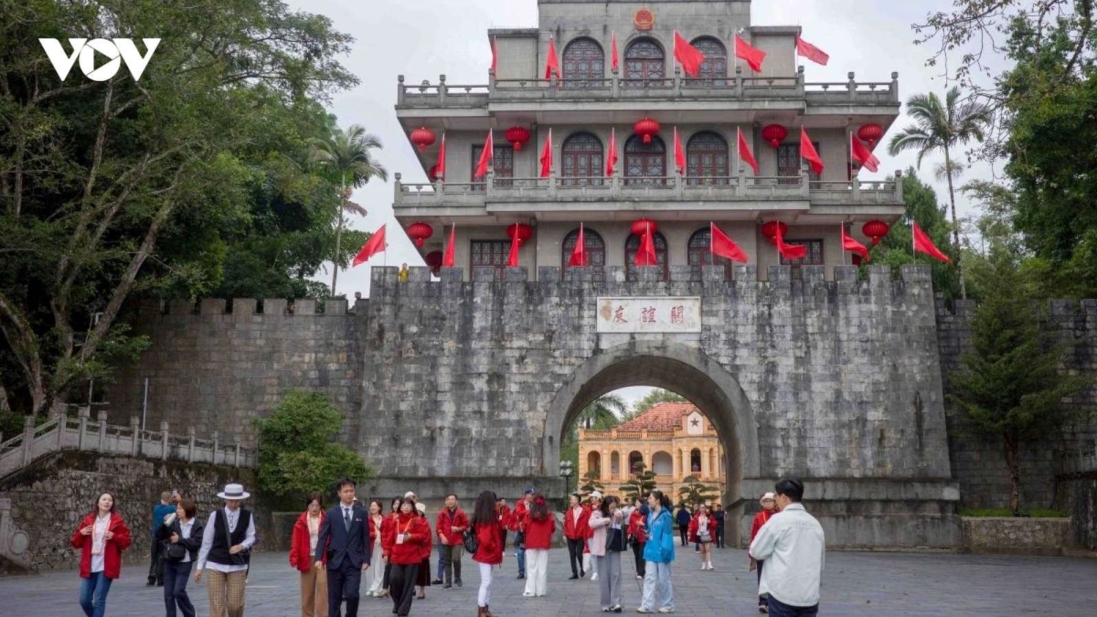 Vietnam–China border gate aims for one-person clearance per second