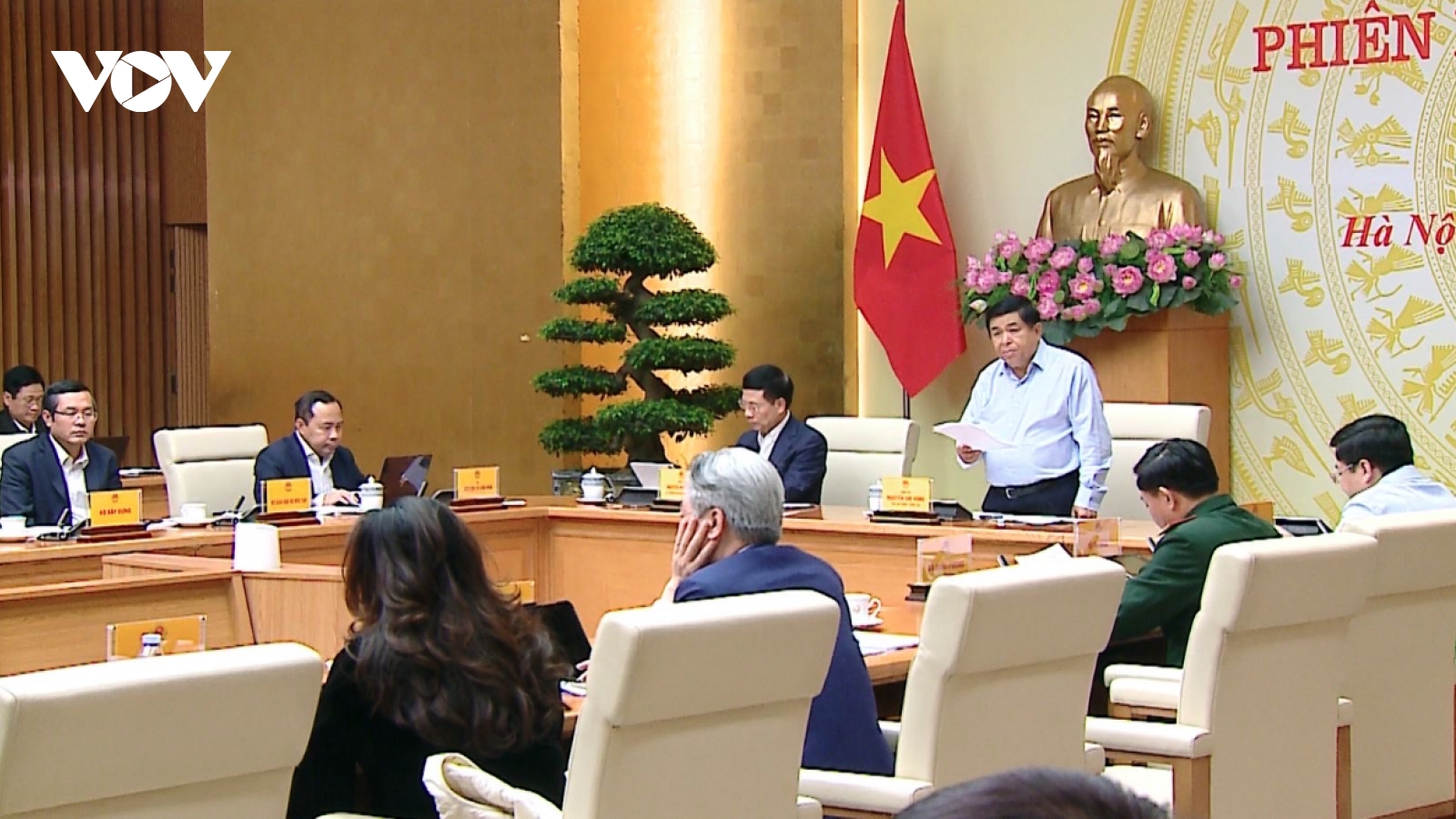 Vietnam’s semiconductor development must deliver tangible results: Deputy PM