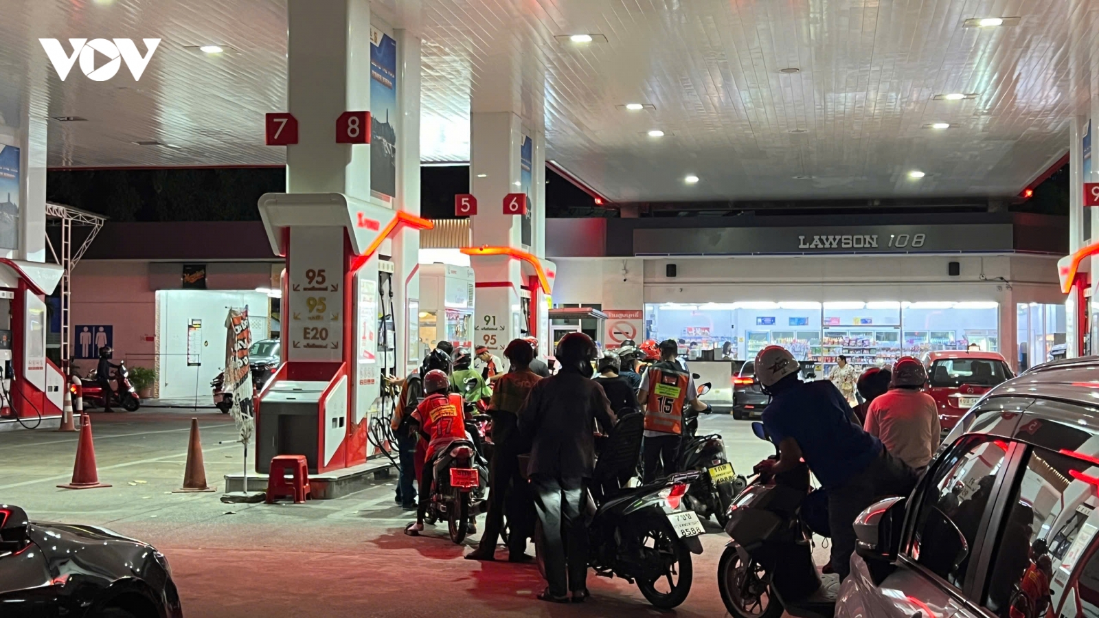 Thái Lan tung gói 7 biện pháp khẩn cấp bình ổn giá nhiên liệu và hỗ trợ kinh tế