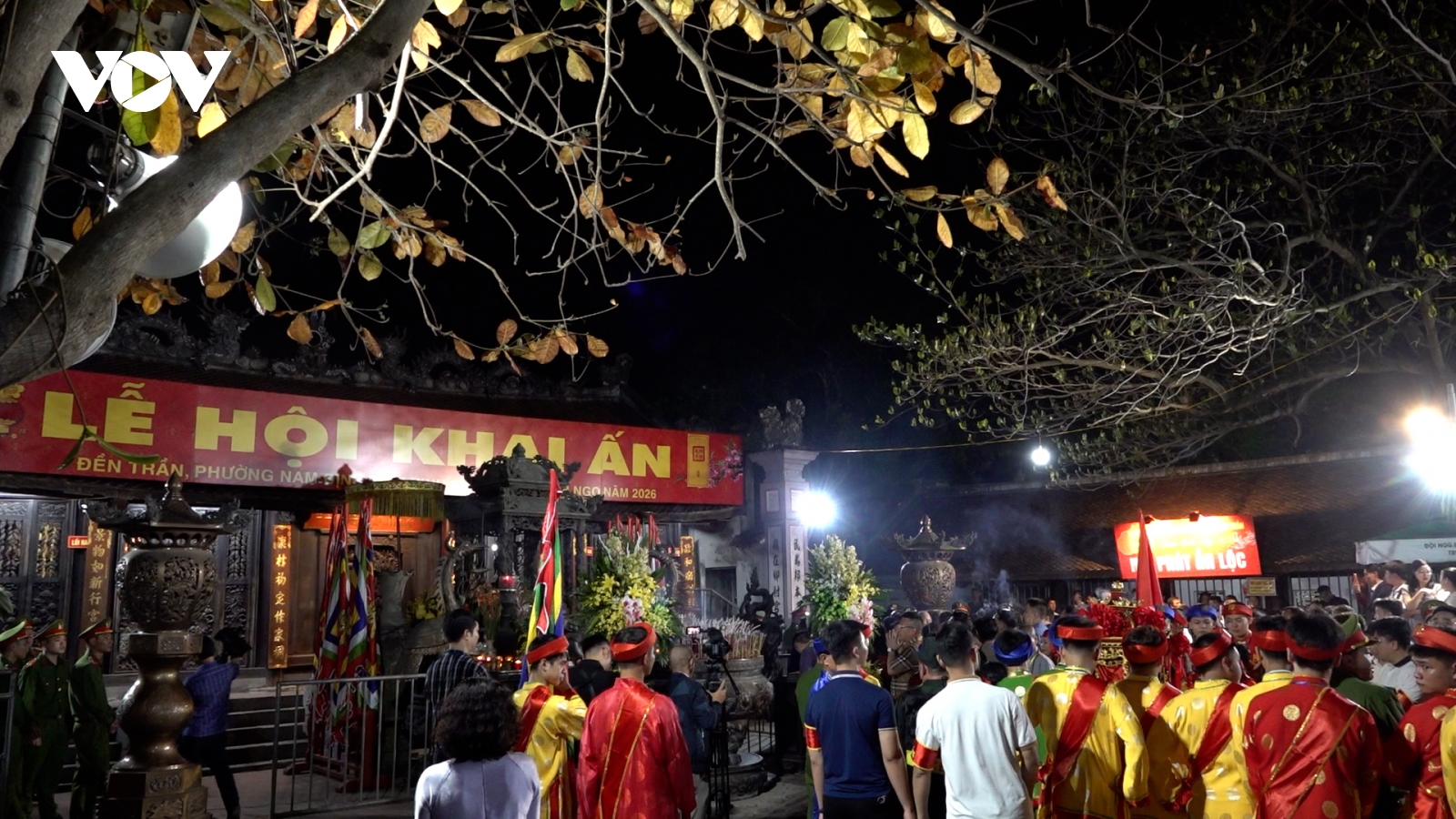 Linh thiêng Lễ khai ấn Đền Trần 2026