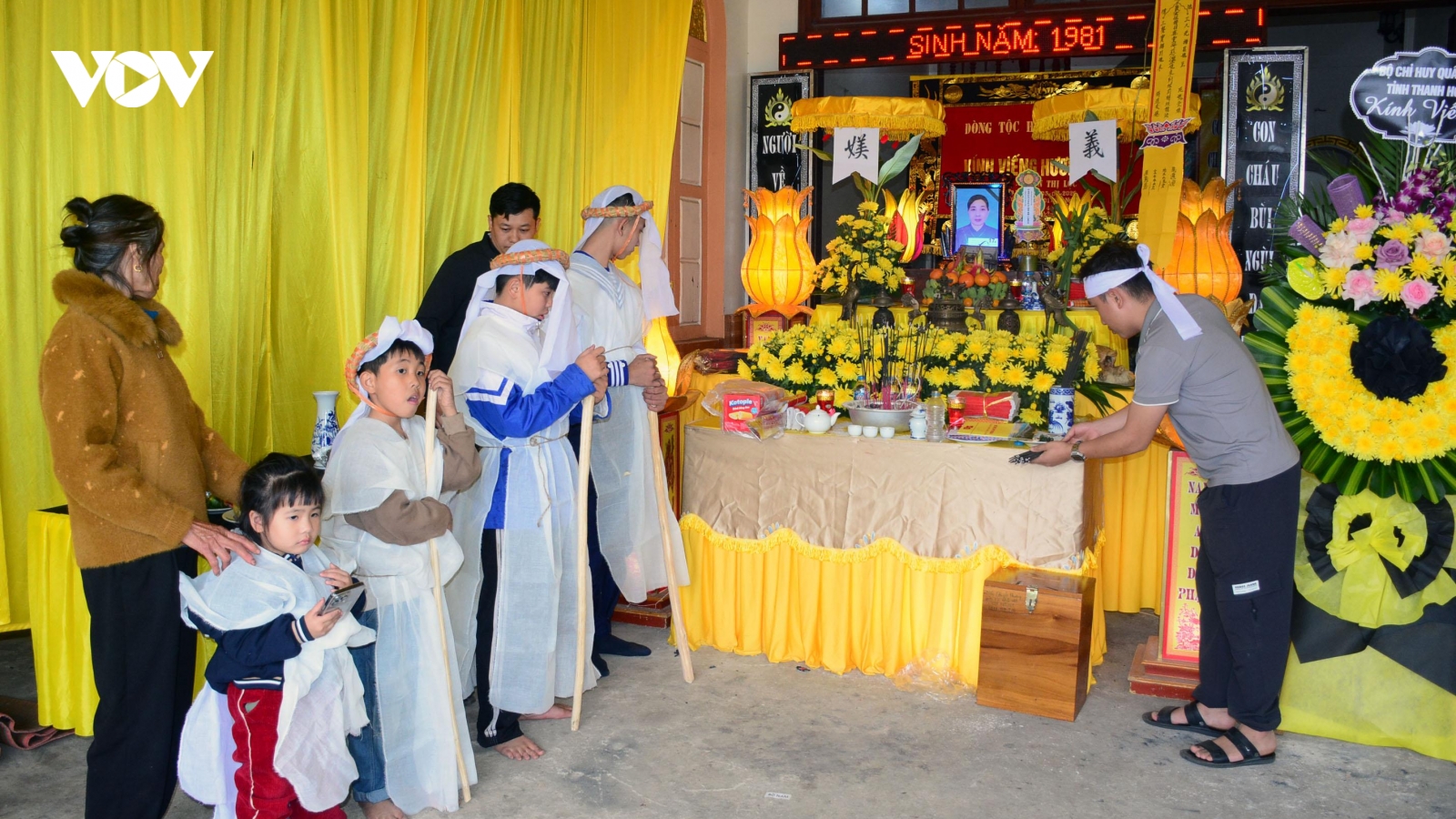 Vượt qua nỗi đau mất mẹ, nam thanh niên lên đường bảo vệ Tổ quốc