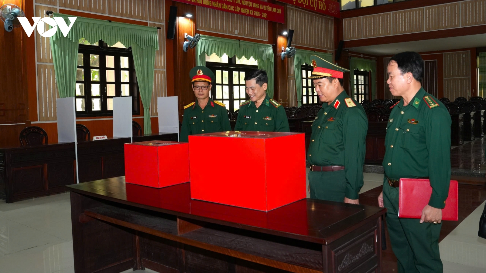 Thượng tướng Phạm Trường Sơn kiểm tra công tác bảo vệ bầu cử tại BĐBP Đà Nẵng